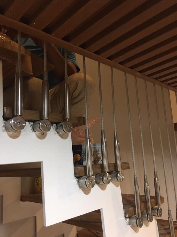 cáp tăng đơ cầu thang